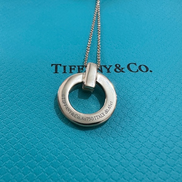Tiffany Round Diamond Necklace - Picture 5 of 6